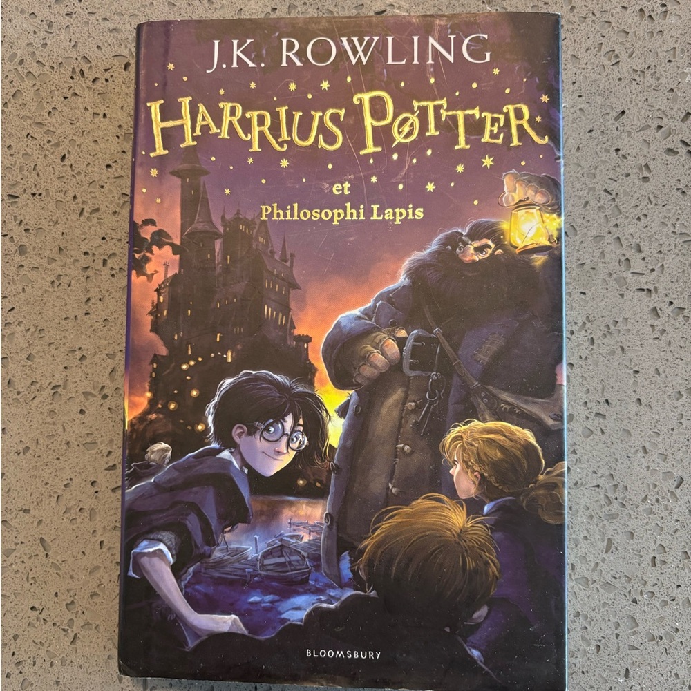 Harrius Potter et Philosophi Lapis Book